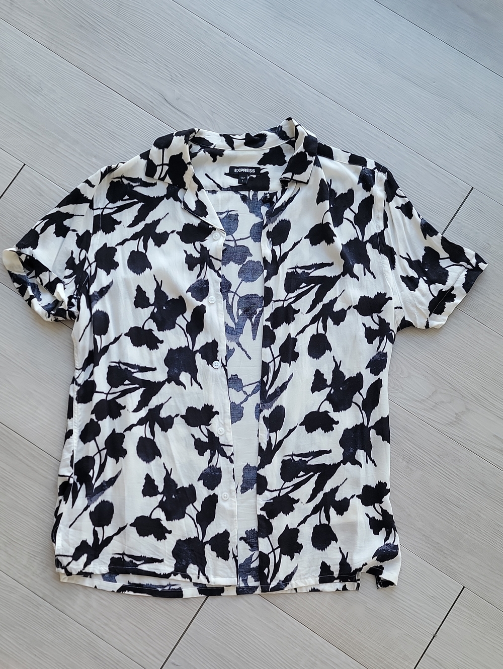 Express Floral Short Sleeve Button-Down Shirt
